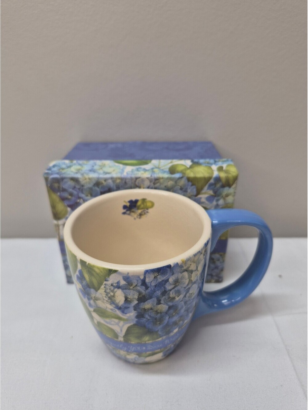 Lang Blue Hydrangea Floral Ceramic Coffee Mug with Gift Box J67